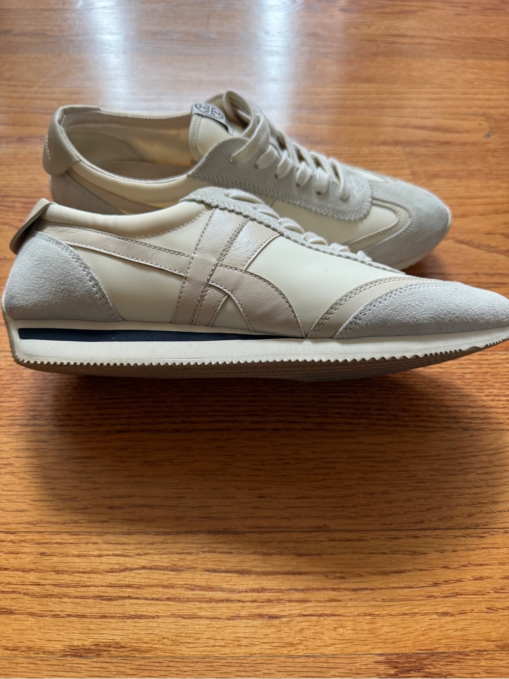 Tory Burch Hank Sneaker 10.5 - Picture 5 of 6